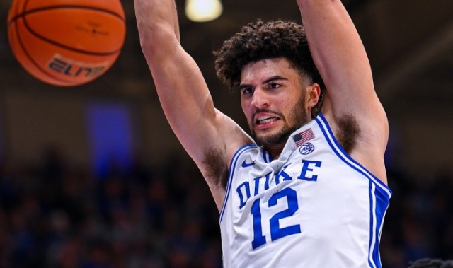 开云平台-真猛将~状元热门卡梅隆·布泽尔轰32分9板4助3断 杜克开季18胜1负