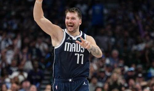 开云平台-东契奇神奇三分一剑封喉 单场49分再启疯狂一季