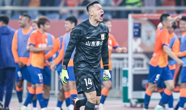 kaiyun sports-官宣！王大雷与泰山续约至2026年 触发条款则延续