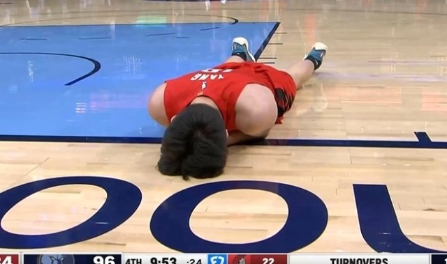 kaiyun sports-斯普利特：我对裁判做法很生气 有球员倒地总该花时间检查一下